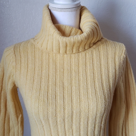 Abercrombie Yellow Turtleneck Sweater - Picture 3 of 7